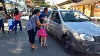 Alunos do Cmei Thomaz Tommasi fazem ação na rodovia Serafim Derenzi