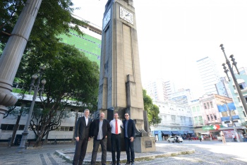 Relógio da Praça Oito