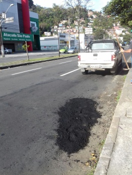 Bairro Horto recebe tapa-buraco