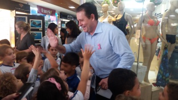 Exposição Olhares Singulares do Cmei Zenaide Genoveva no shopping Jardins em Jardim da Penha