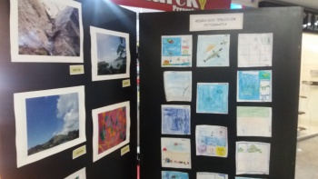 Exposição Olhares Singulares do Cmei Zenaide Genoveva no shopping Jardins em Jardim da Penha