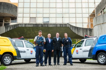 Entrega dos botons e 07 viaturas a guarda civil