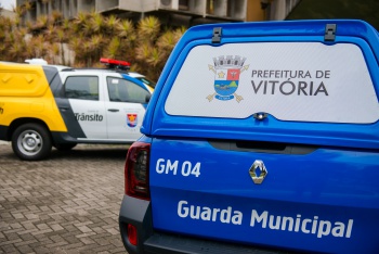 Entrega dos botons e 07 viaturas a guarda civil