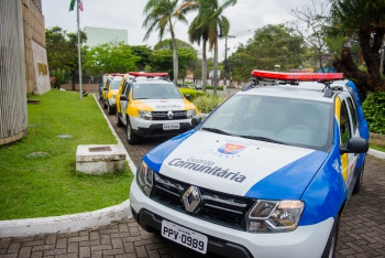 Entrega dos botons e 07 viaturas a guarda civil