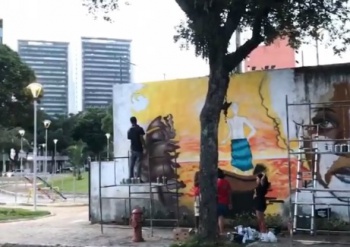Grafite na praça do Cauê