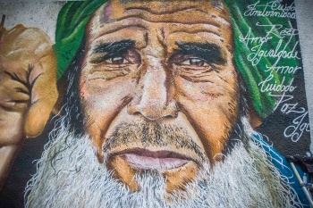 Grafite do Projeto "Conexões" no muro da Praça do Cauê - Parceria Organização Médicos Sem Fronteiras com apoio do projeto "A Arte é Nossa
