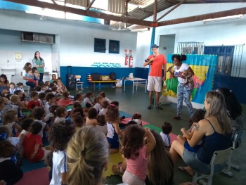 Crianças realizam atividades sobre a importância da água no Cmei Rubens Vervloet