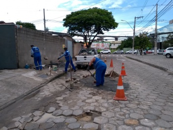 Correção no pavimento_ Enseada do Suá