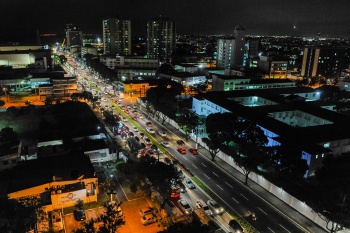 Avenida Nossa Senhora da Penha (Reta da Penha) à noite