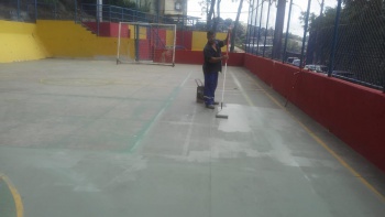 Pintura na quadra em Cruzamento