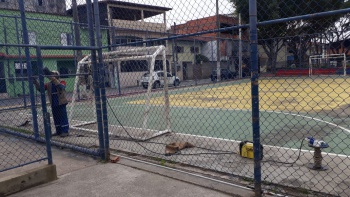 Fechamento de alambrado no Campo do Ouro Preto em Mª Ortiz