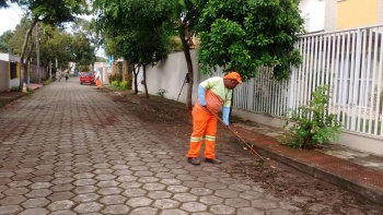 Limpeza na Mata da Praia