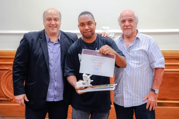 Francisco Grijó e Carlos Abelhão na entrega da Comenda Maurício de Oliveira
