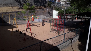 Limpeza e Roçagem na praça Altemar Dutra em De Lourdes