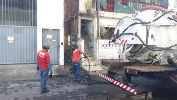 Desobstrução mecanizada da rede de drenagem em Monte Belo