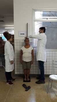 Alunos de Nutrição fazem avaliação antropométrica nos Manipuladores de alimentos da Semas
