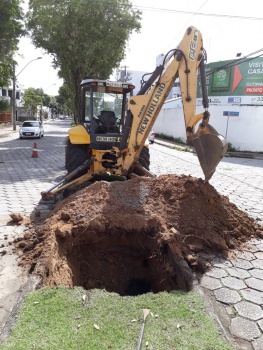 Recuperação de rede de drenagem em Mata da Praia (foto melhor)