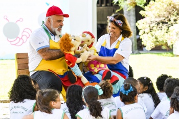 Contação de histórias Colorir