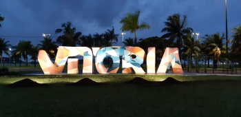 Iluminação do monumento Vitória 360