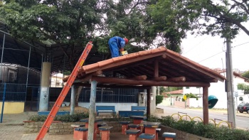 reparo na praça de Santa Tereza