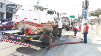Limpeza e desobstrução na avn.Marechal Campos cruzamento com a Rua Pedro Botti bairro Consolação