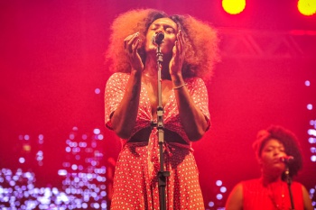 Viradão Vitória 2019 - Show Liniker e Os Caramelows