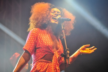 Viradão Vitória 2019 - Show Liniker e Os Caramelows