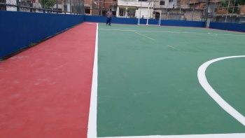 Pintura da quadra da Praça Ailton Galante em Estrelinha