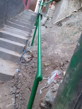 Instalação e pintura de corrimão simples ao longo da escadaria do Botafogo no bairro Consolação
