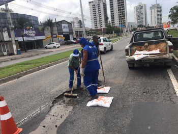 A avenida Norte Sul está com muito buracos alguns bem grandes