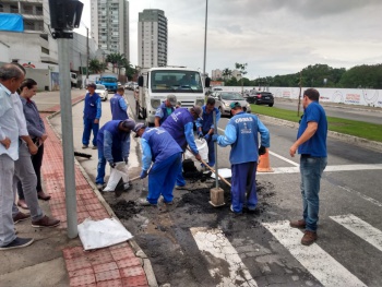A avenida Norte Sul está com muito buracos alguns bem grandes