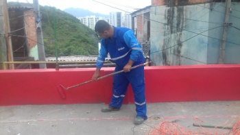 Pintura da mureta da quadra do morro da Garrafa