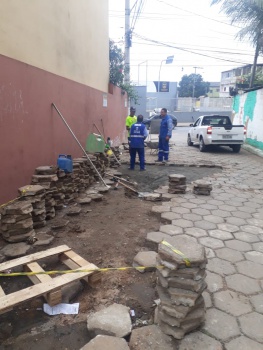 Reparo no pavimento da Rua Felicidade no Bairro Conquista