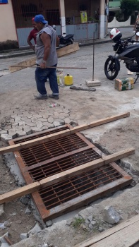 Instalação de grelha dupla na Rua Aires Vieira do Nascimento inhangueta