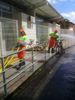 Lavagem calçada posto saúde bairro Maria hortiz