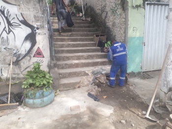 Cont.Recuperação e rede de drenagem no início da escadaria João Rodrigues Sales ao lado da avenida Paulino Muller em frente ao rei do Açaí bairro jucutuquara