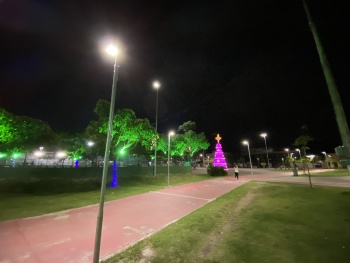 Iluminação de Natal na Praça do Hi-Fi