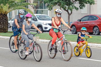 Rua de Lazer na Praia de Camburi e Ciclofaixa de Domingo