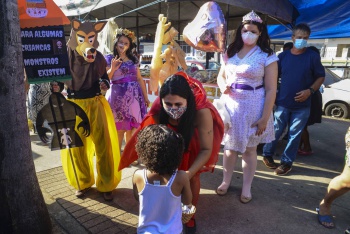 Maio laranja na Feira livre de Itararé
