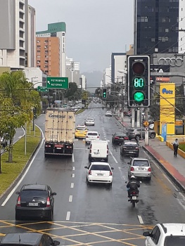 Novos controladores na avenida Reta da Penha
