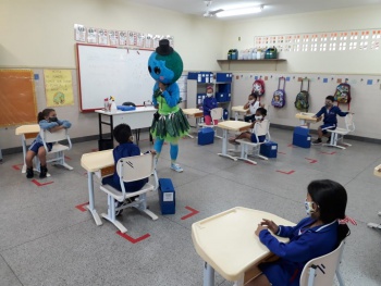 Mundinho no Cmei Ocarlina Nunes Andrade