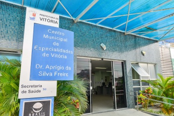 Centro de Especialidades Médicas - Fachada
