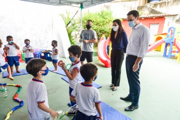 Prefeito realiza Visita a CMEI Jesus Menino no Centro de Vitória