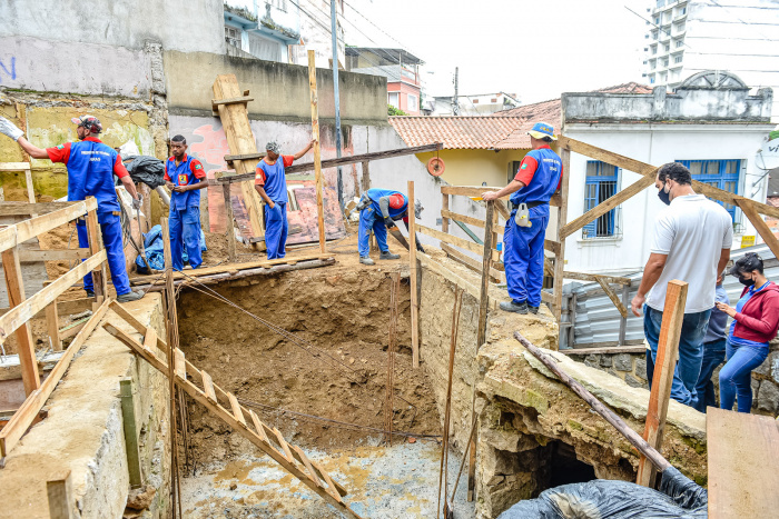 Prefeito Lorenzo Pazolini visita as Obras da Escadaria José Ambrósio Rocha