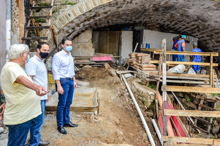 Prefeito Lorenzo Pazolini visita as Obras da Escadaria José Ambrósio Rocha