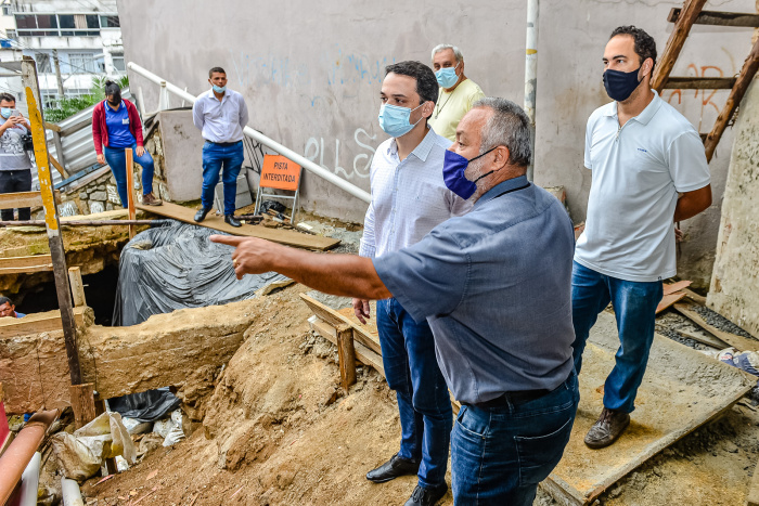 Prefeito Lorenzo Pazolini visita as Obras da Escadaria José Ambrósio Rocha