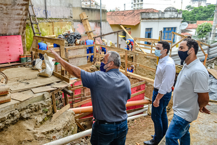 Prefeito Lorenzo Pazolini visita as Obras da Escadaria José Ambrósio Rocha