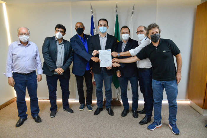 Assinatura Termo de Compromisso Cidade Empreendedora