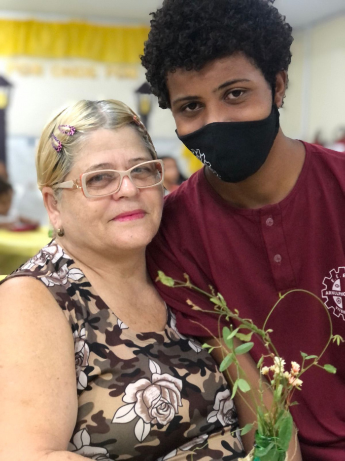 Jantar com famílias de adolescentes que participam do Projovem