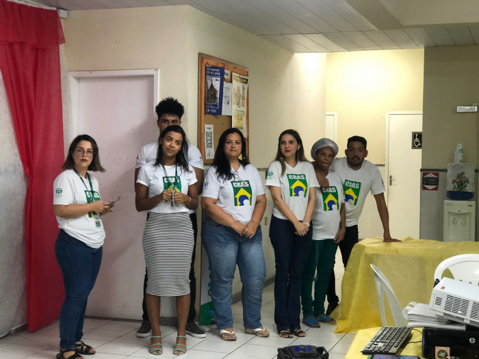 Jantar com famílias de adolescentes que participam do Projovem